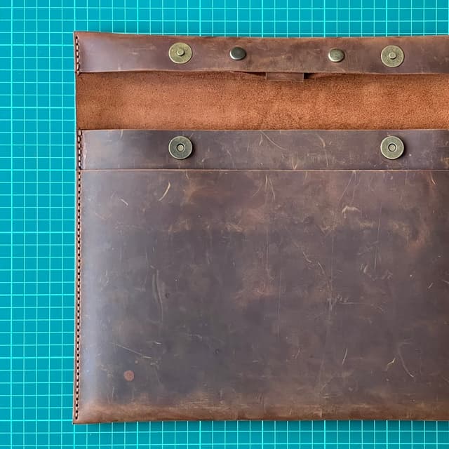 Deri Macbook Çantası